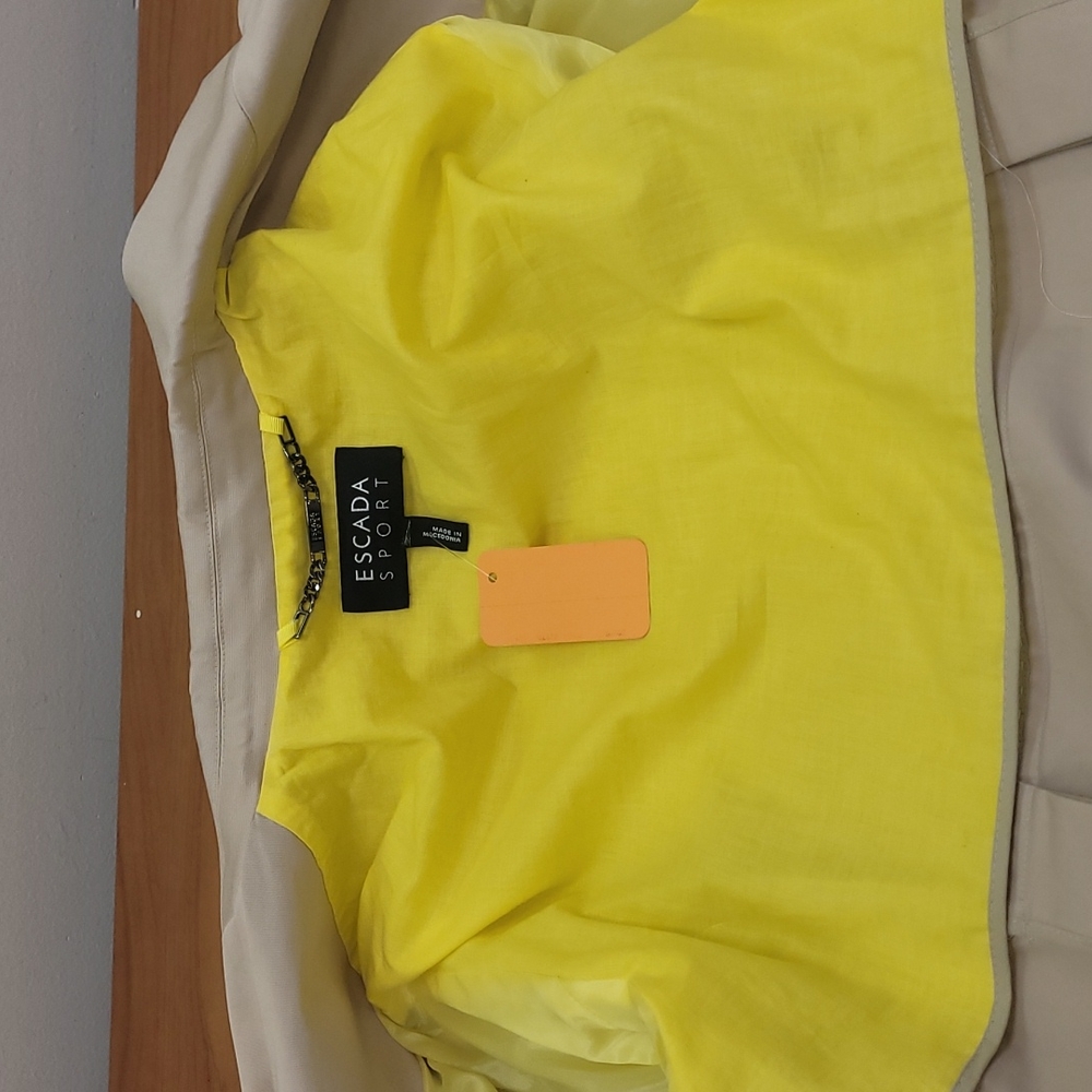 Escada light jacket - Picture 4 of 5